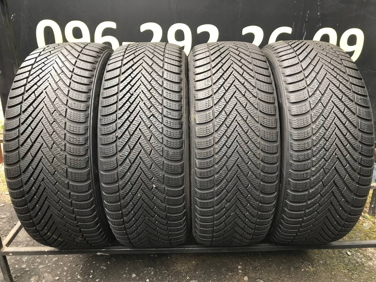 235/55 R18 Pirelli Powergy Winter