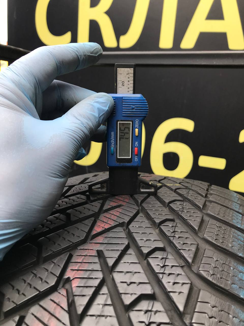 235/60 R18 Pirelli Scorpion Winter 2