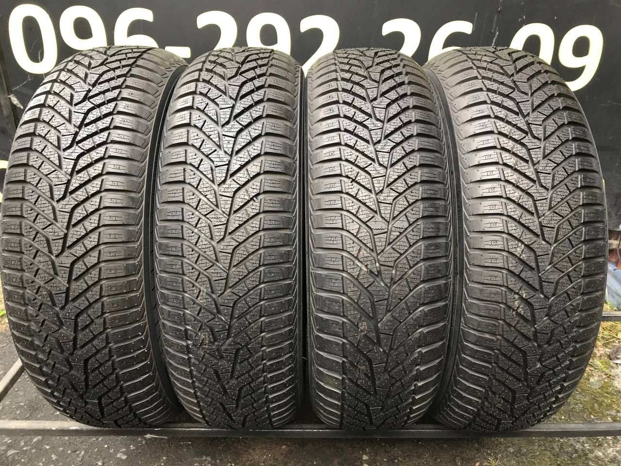 215/70 R16 Yokohama W Drive V905