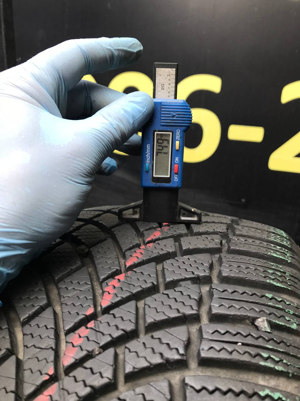 205/50 R17 Bridgestone Blizzak LM005