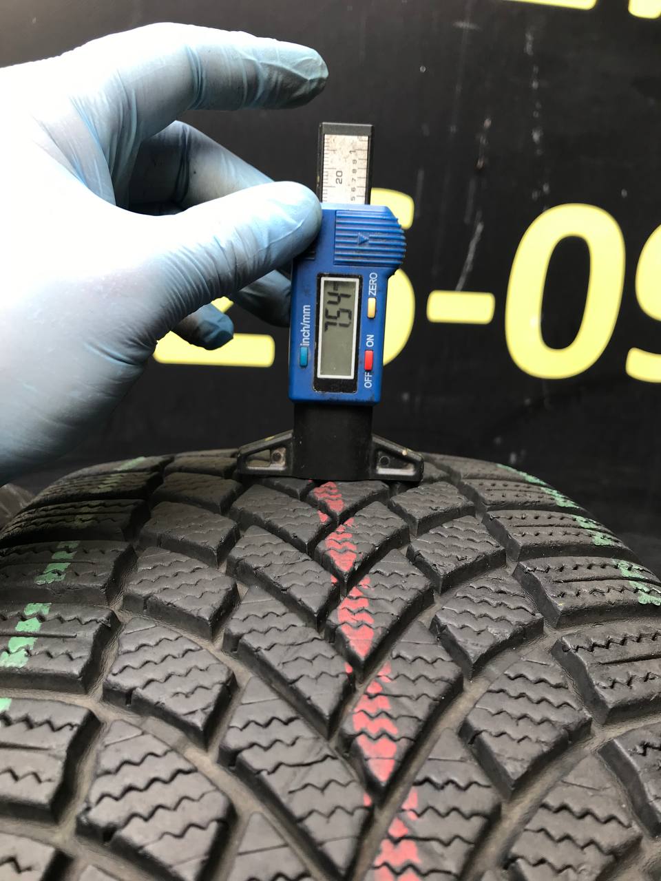 205/50 R17 Bridgestone Blizzak LM005
