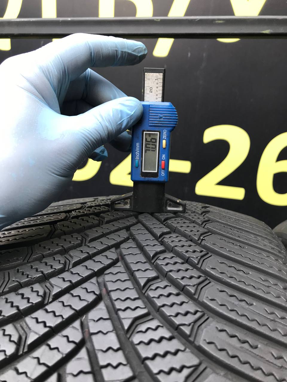 235/50 R19 Bridgestone Blizzak 6