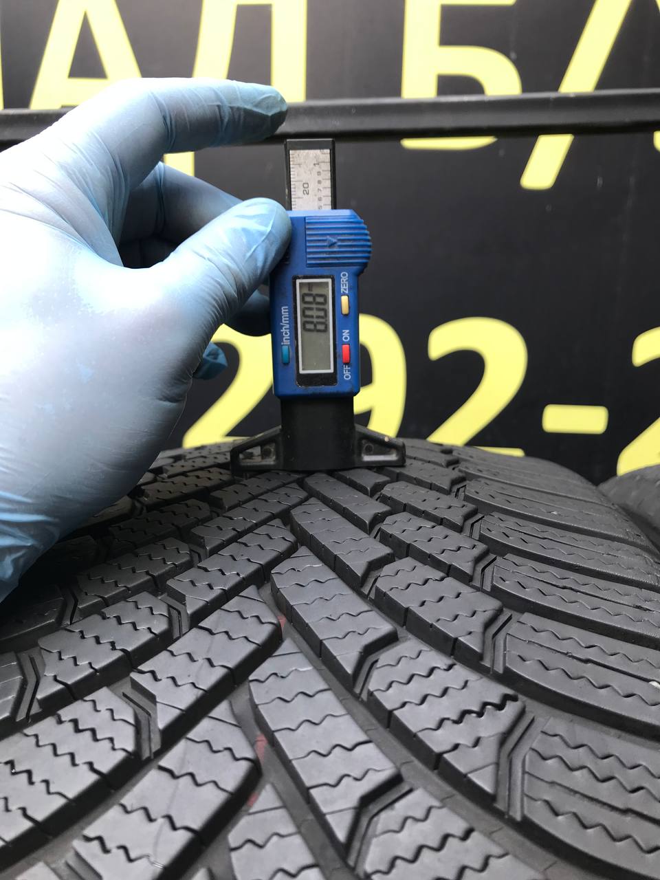 235/50 R19 Bridgestone Blizzak 6