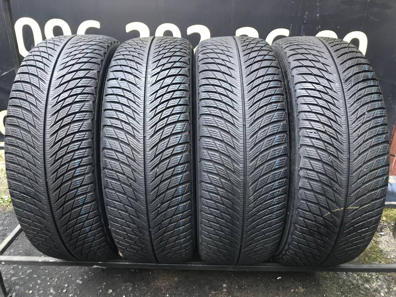 235/60 R18 Michelin Pilot Alpin 5 SUV