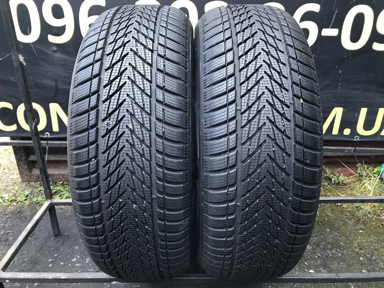 235/55 R19 Good Year Ultra Grip Performance 3
