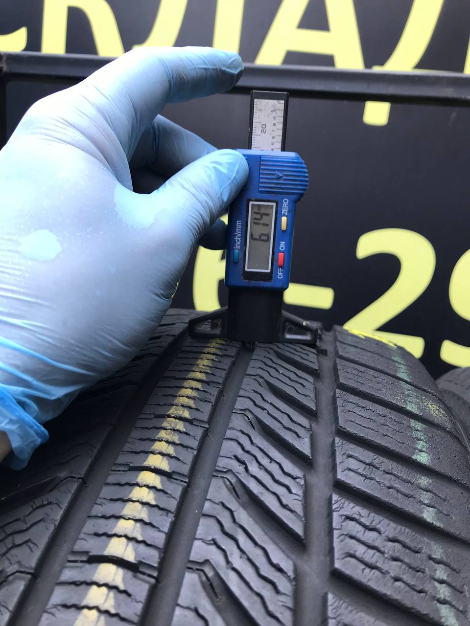 235/50 R19 Continental WinterContact TS 870P