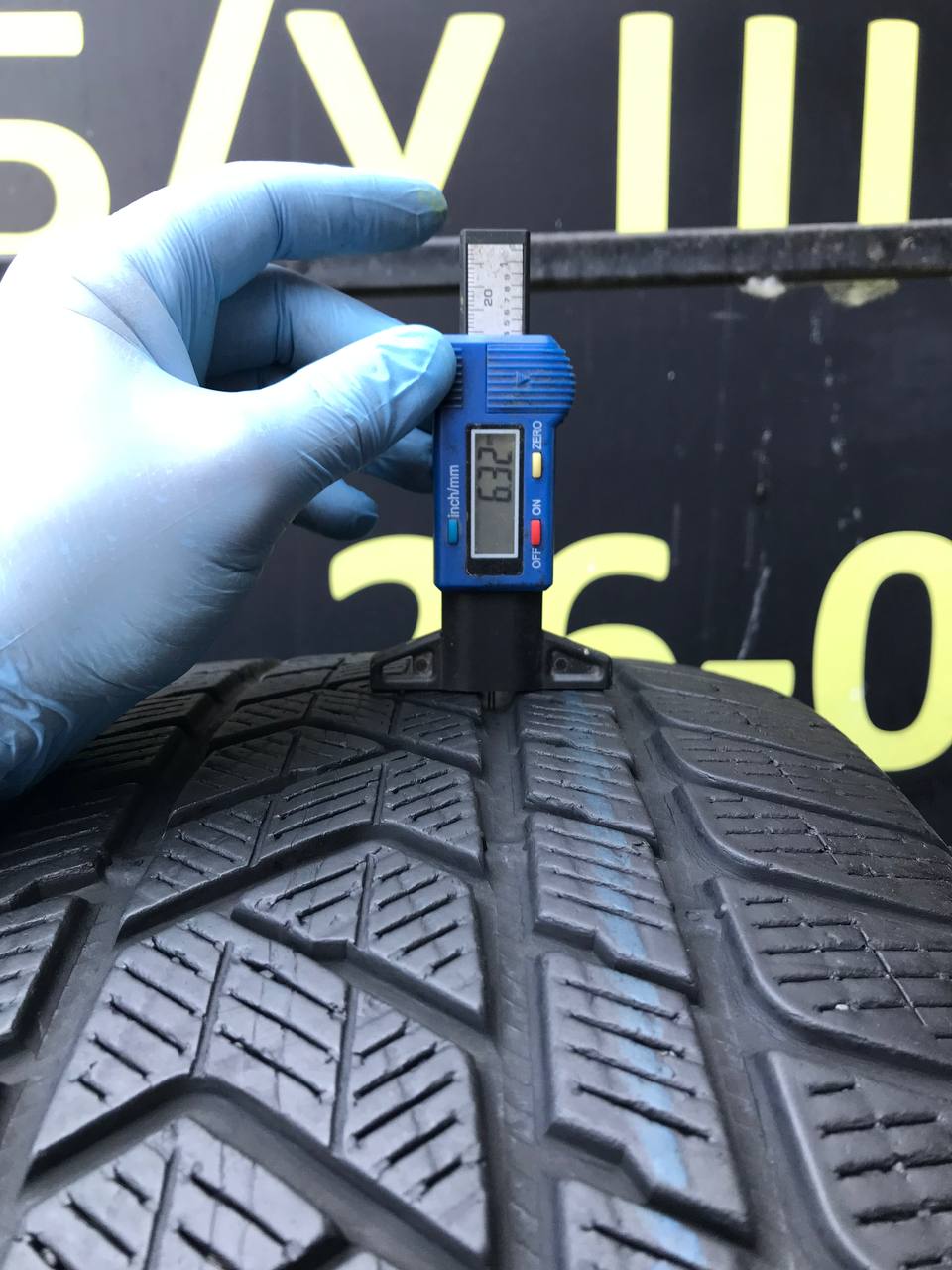 265/40 R21 Pirelli Scorpion Winter