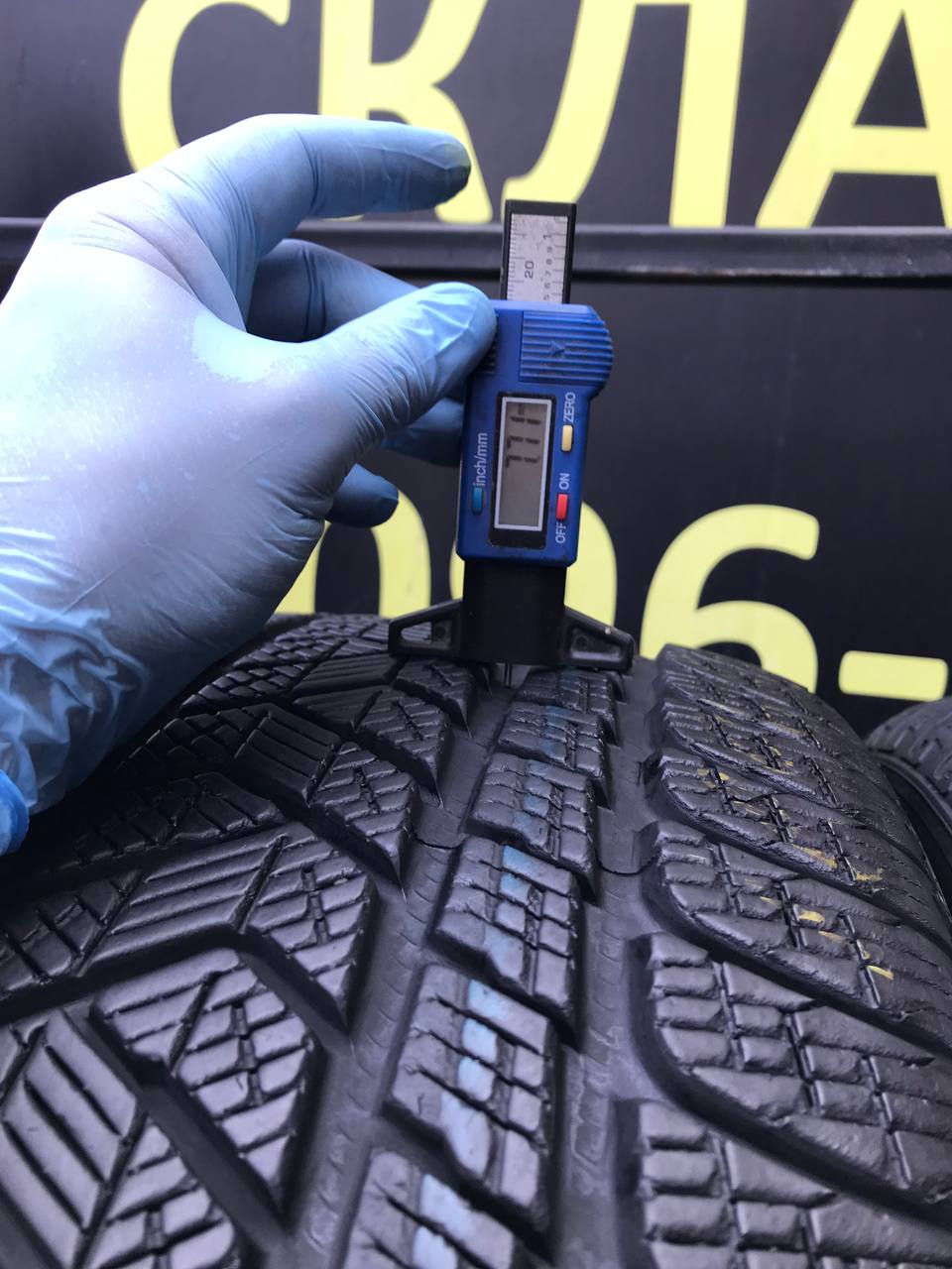 265/40 R21 Pirelli Scorpion Winter