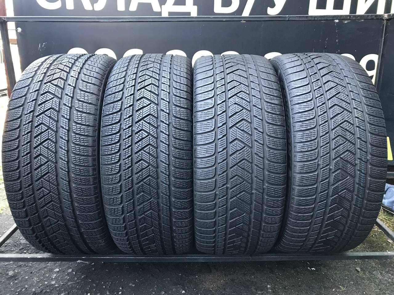 265/40 R21 Pirelli Scorpion Winter