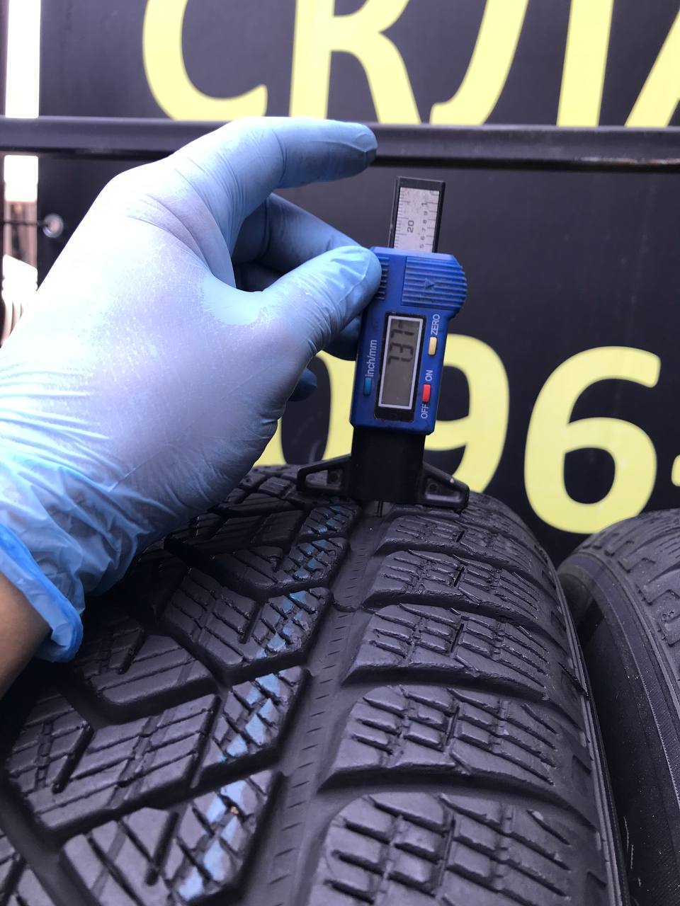 215/65 R17 Pirelli Scorpion Winter