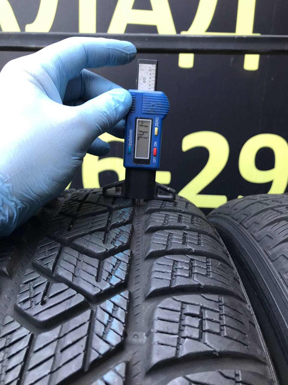 215/65 R17 Pirelli Scorpion Winter