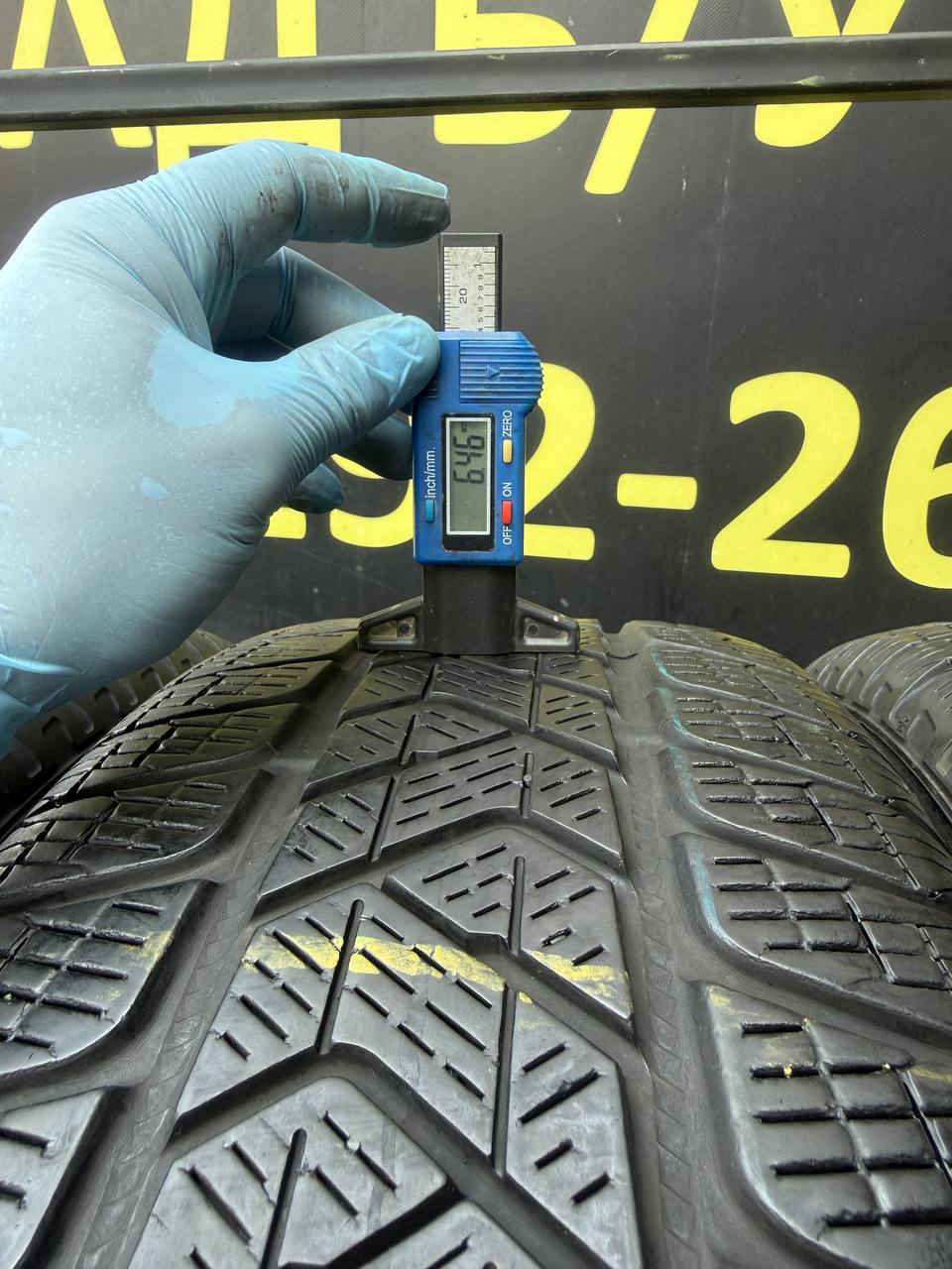 225/60 R17 Pirelli Scorpion Winter