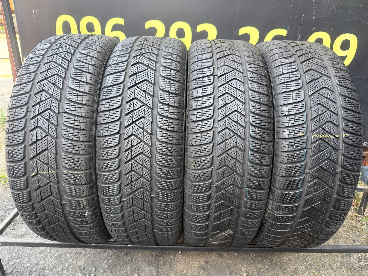 225/60 R17 Pirelli Scorpion Winter