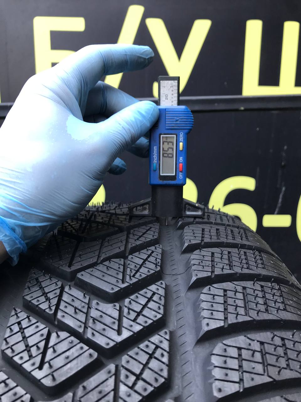 265/45 R21 Pirelli Scorpion Winter