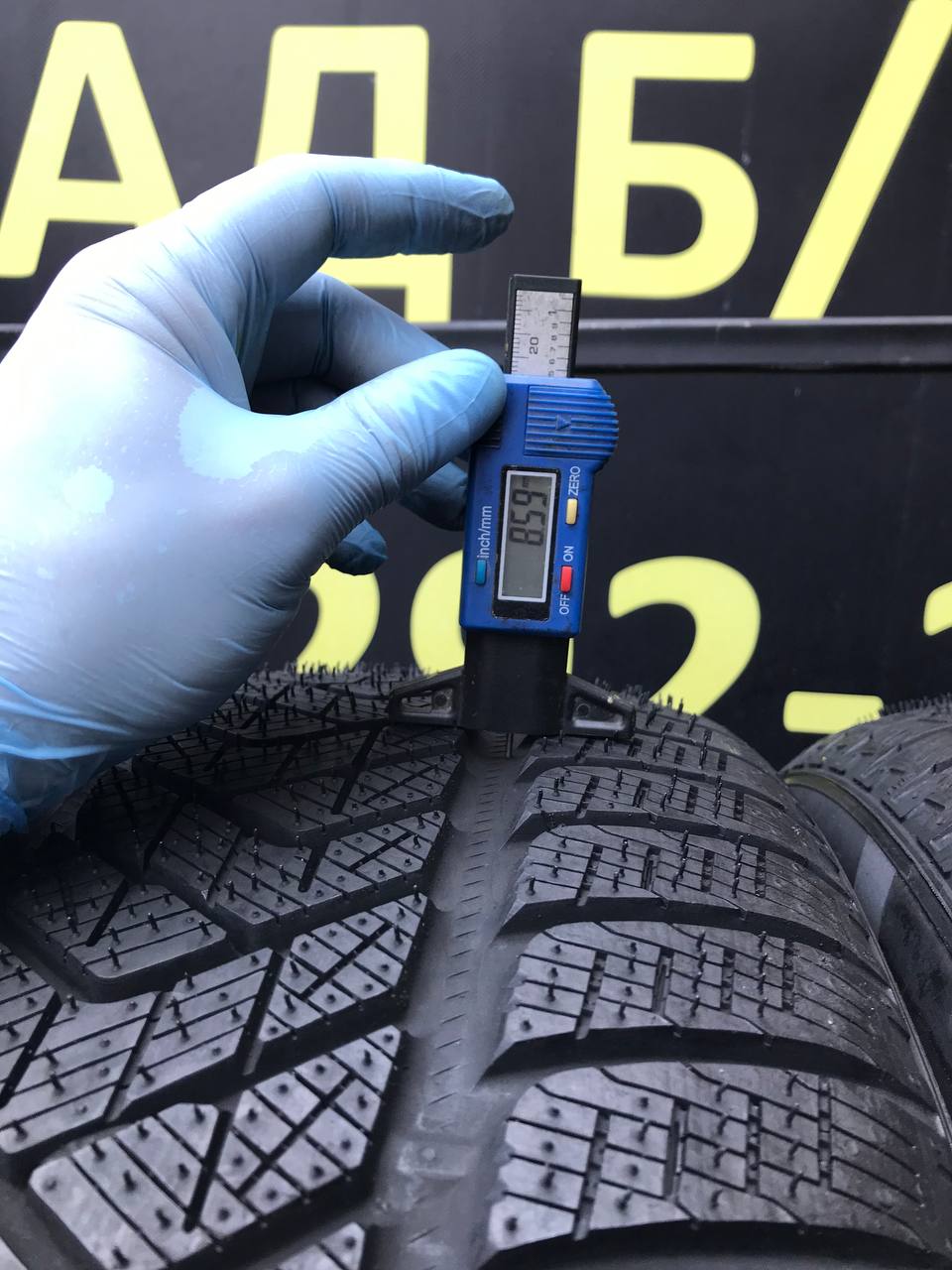 265/45 R21 Pirelli Scorpion Winter