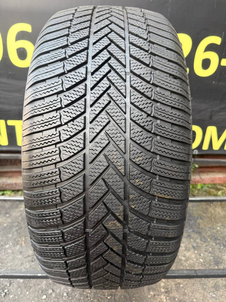 255/50 R20 Bridgestone Blizzak LM005