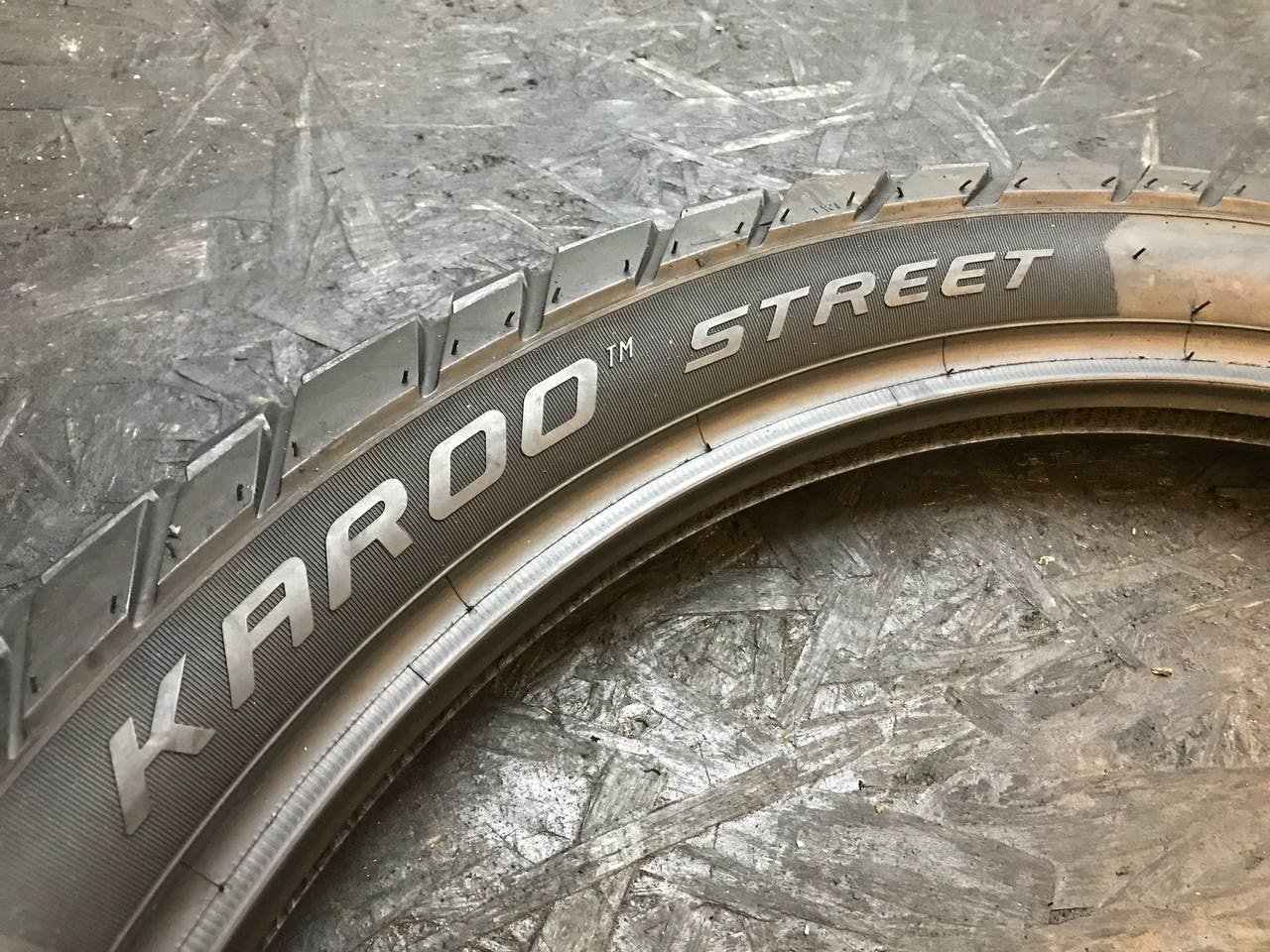 90/90 R21 Metzeler Karoo Street