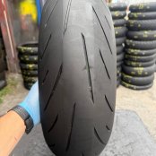 200/55 R17 Bridgestone Battlax Hypersport S22R